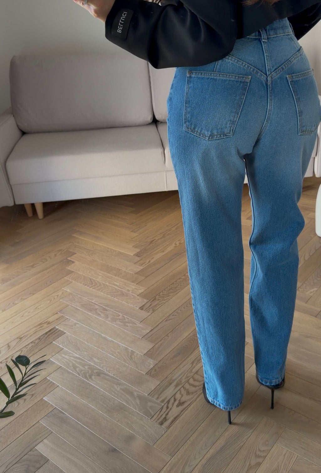 JEANS NO. 1 BELLUCI